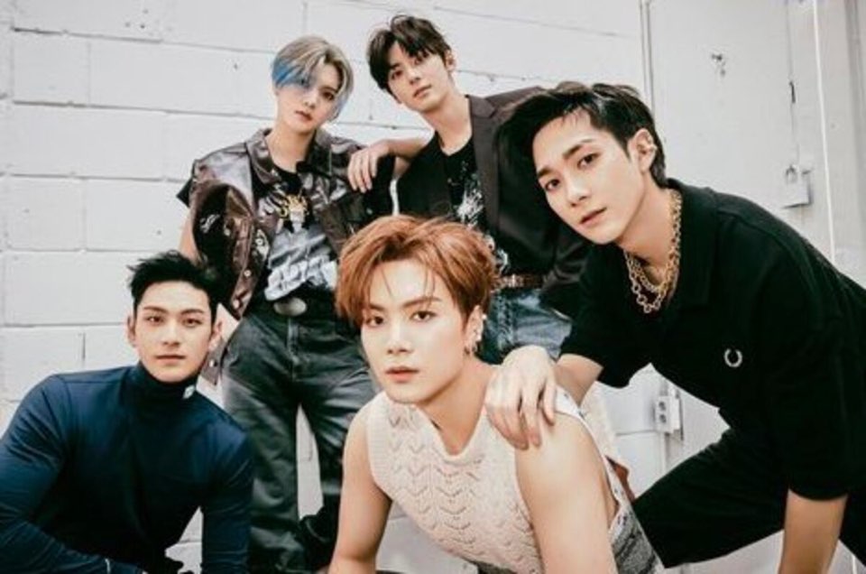 뉴이스트 단체 1