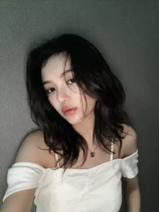 뉴진스 다니엘 위약금 940억 이상으로 추측?