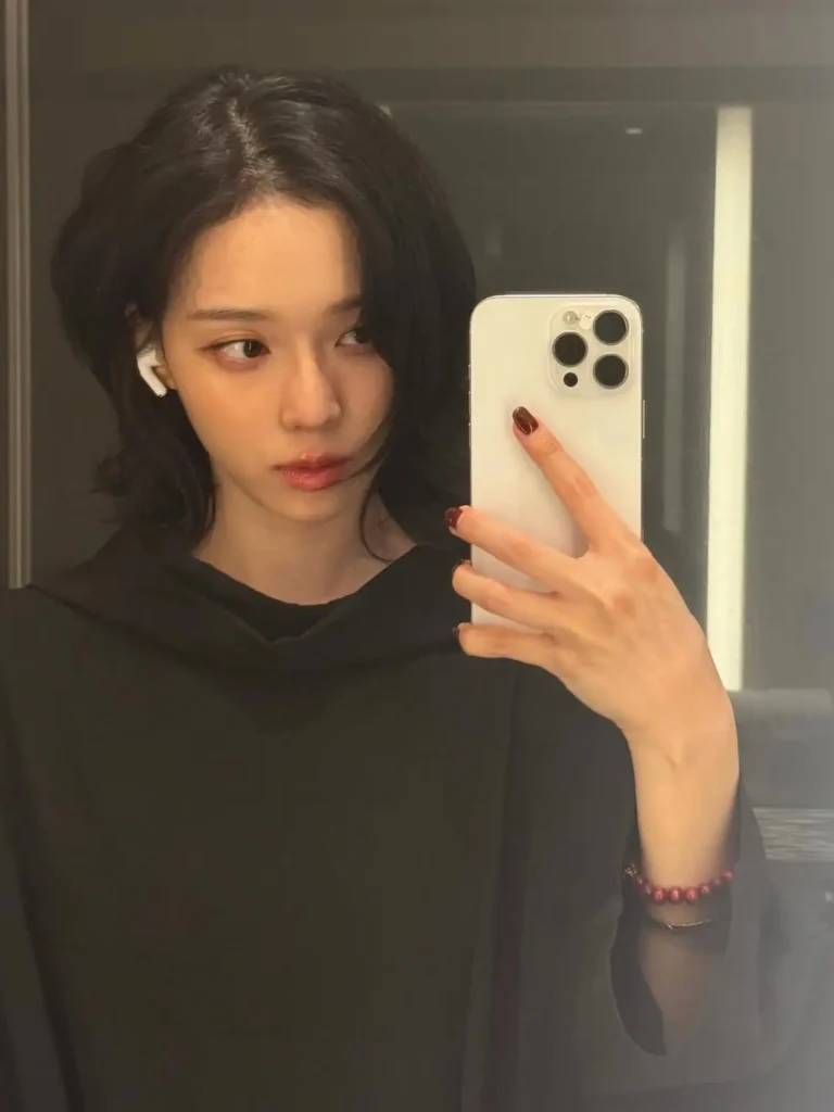 에스파 윈터 거울 셀카