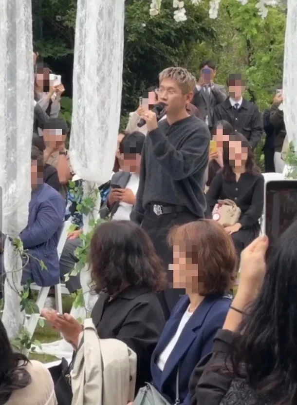 크러쉬 조이 동생 결혼식 축가