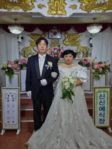 홍윤화 김민기 레트로 리마인드 웨딩사진