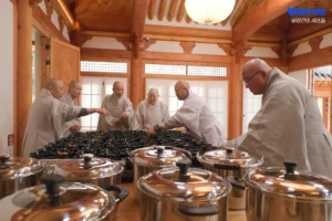 웨이브 공양간의 셰프들 스님 6인
