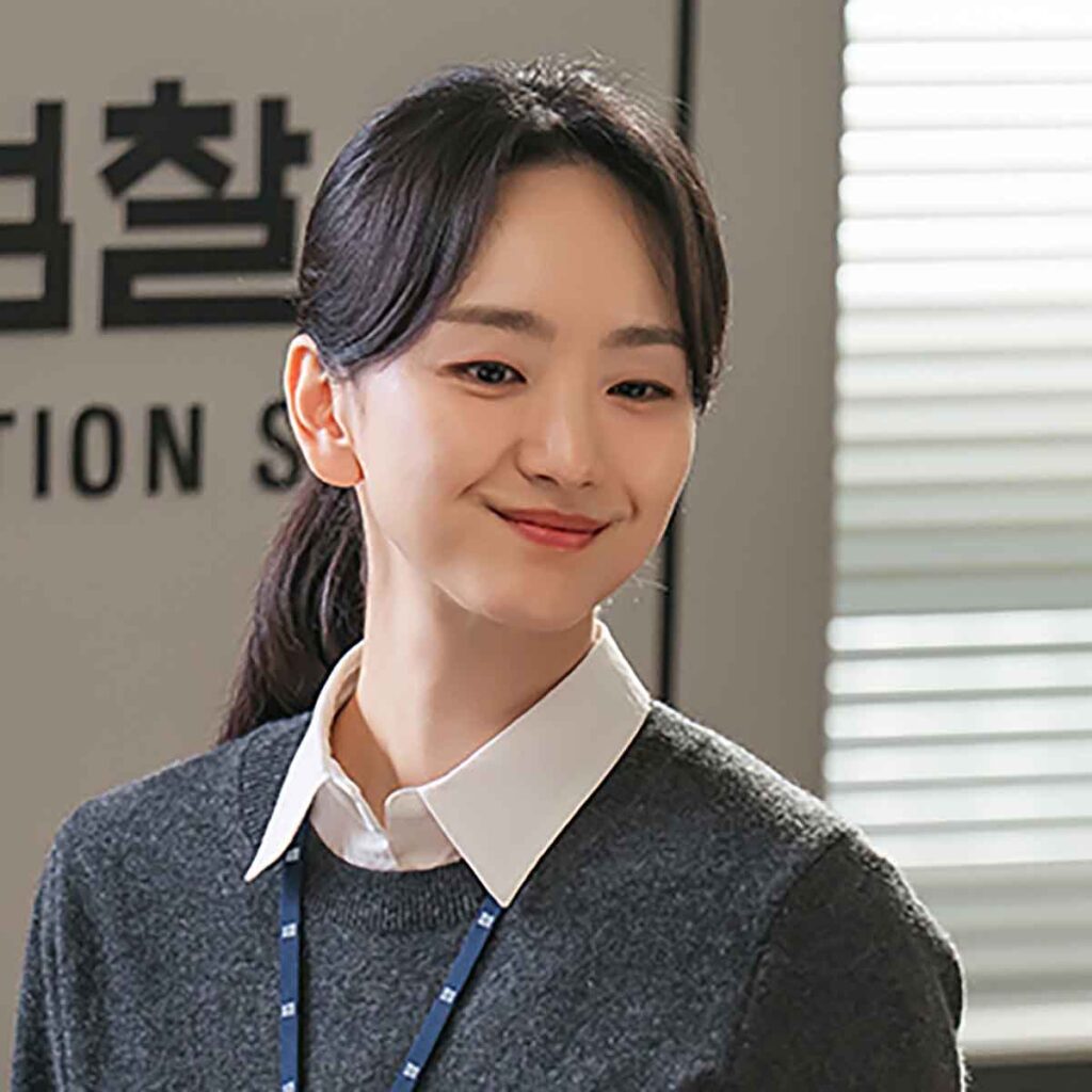 판사 이한영 김지아 역 원진아