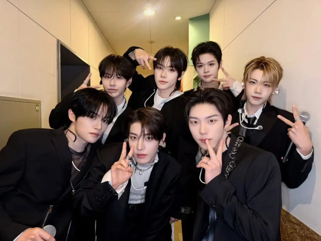 CLOSEYOUREYES 클로즈유어아이즈 CYE 클유아