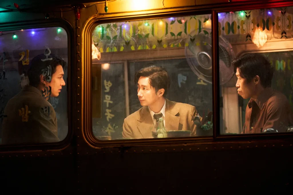영화 암살자들 역사왜곡 허진호 감독 유해진 박해일 이민호 육영수 피살 사건